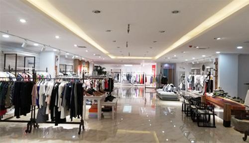 合肥服装实体店零售新模式,不在沿街门面,不在商场里...
