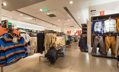高档商场服饰连锁店
