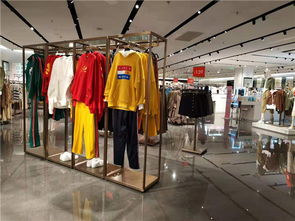 十一黄金周期间的服装生意热不热 我们到上海热门零售市场瞧了瞧