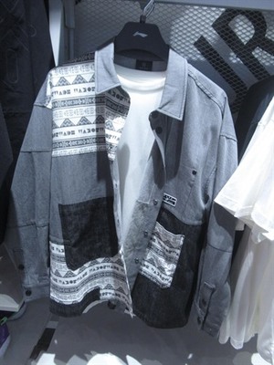 服装商场实拍图库_全球服装零售批发市场实拍_服装展会实拍