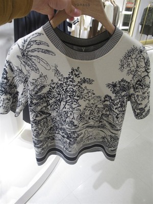 服装商场实拍图库 全球视角下的针织品与纺织品销售