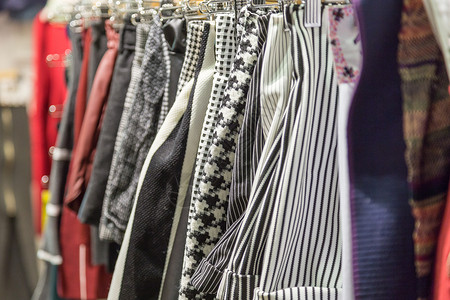 精品商店背景下的服装零售创新与挑战